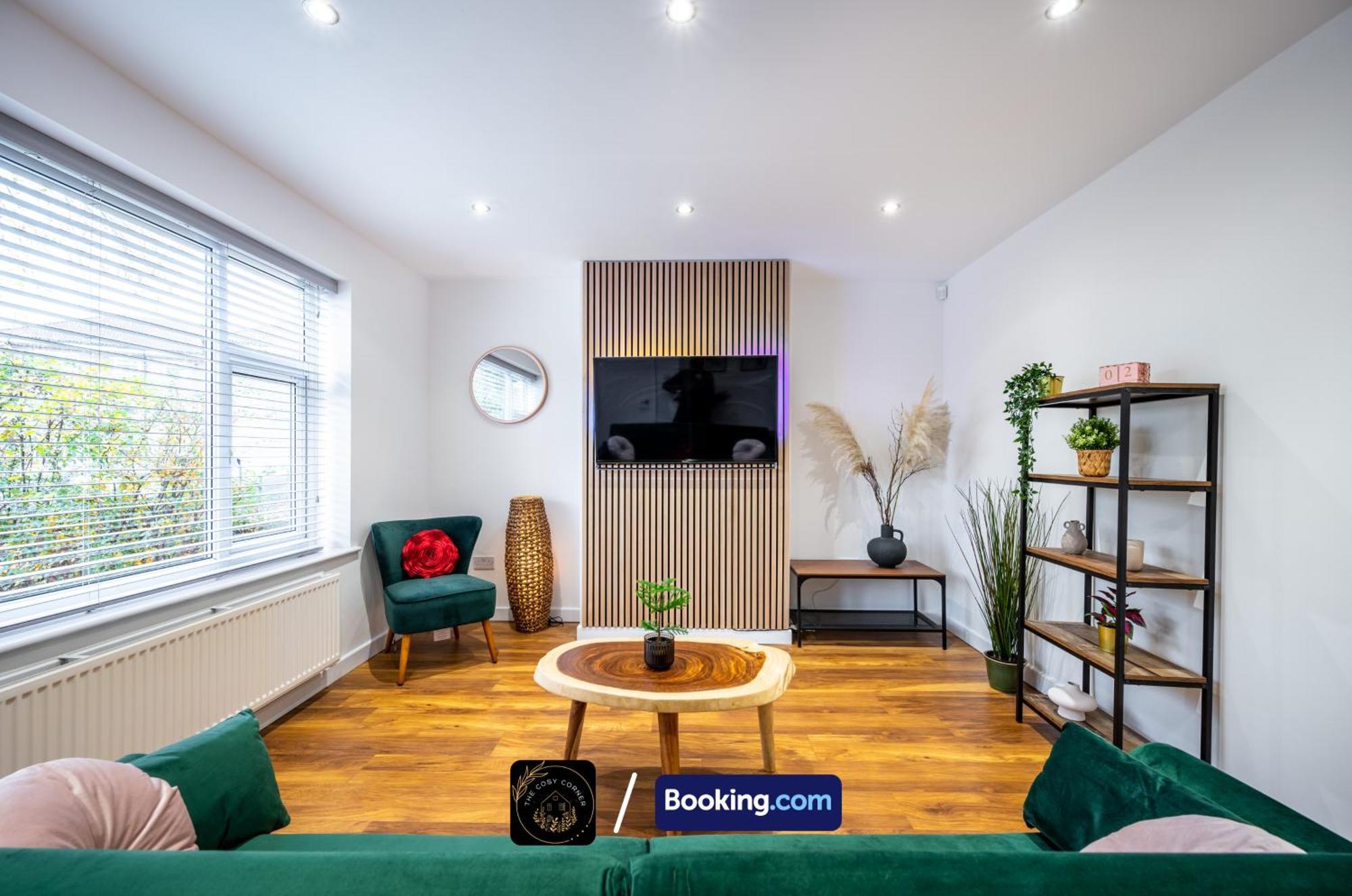 Cosy Corner: 3-Bedroom House with Garden and Free Parking Manchester Exterior photo